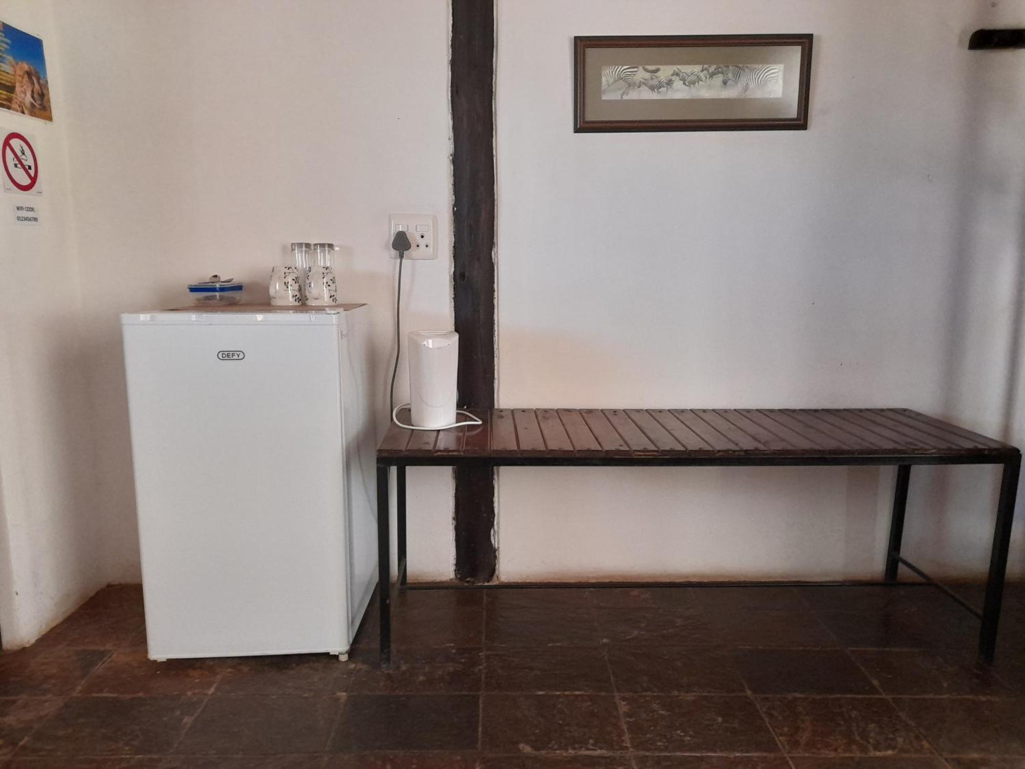 Lion'S Den Guesthouse Otjiwarongo Extérieur photo